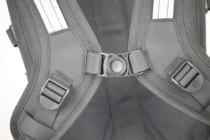 反射ストリップと調節可能なストラップ