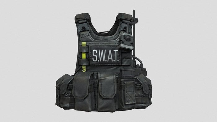Schwarzer taktischer SWAT-Plattenträger mit Taschen und Aufsätzen, mit auffälligem "S.W.A.T."-Schriftzug auf der Vorderseite
