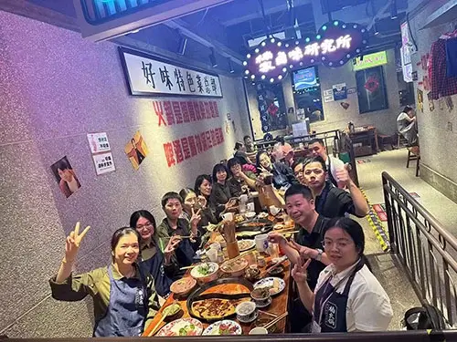 Dîner avec des collègues pendant la Foire de Canton