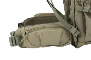 cinturino in vita dello zaino tattico verde oliva con tasca con cerniera e fibbia regolabile.