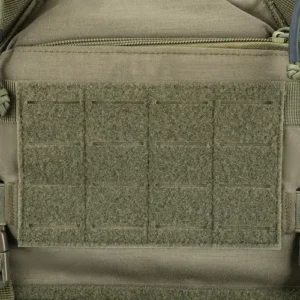 タクティカルベストの胸にある面ファスナーパッチ部分