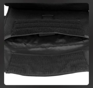 Вътрешен джоб за табела на черна тактическа жилетка (затваряне с кука и примка)