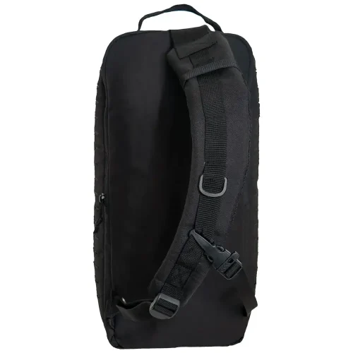 Mochila táctica negra tipo bandolera (correa ajustable para el hombro y asa superior visibles)