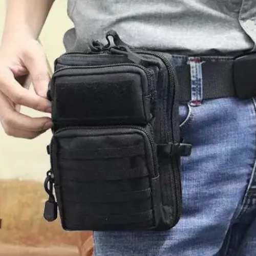 svart taktisk midjeväska