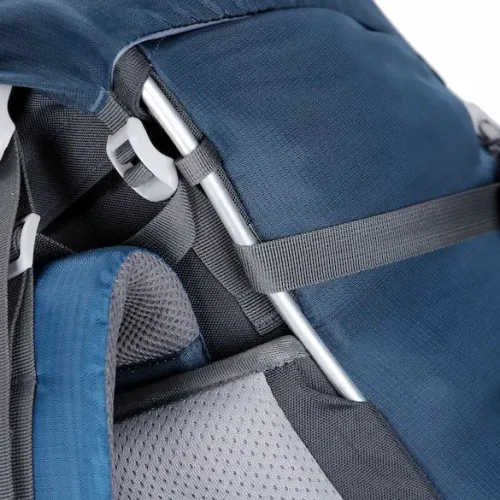 zaino da trekking blu con telaio interno
