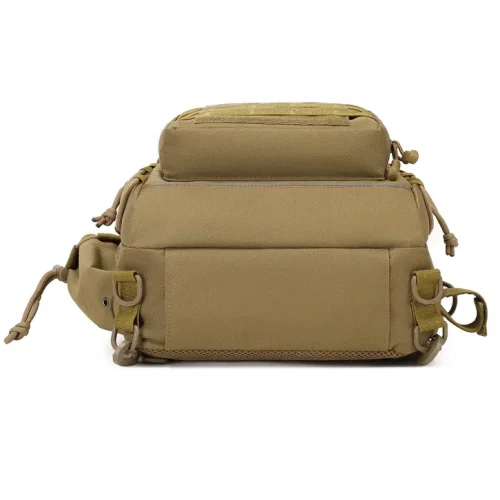 fondo de una mochila táctica bronceada