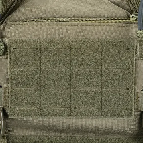 タクティカルベストの胸にある面ファスナーパッチ部分