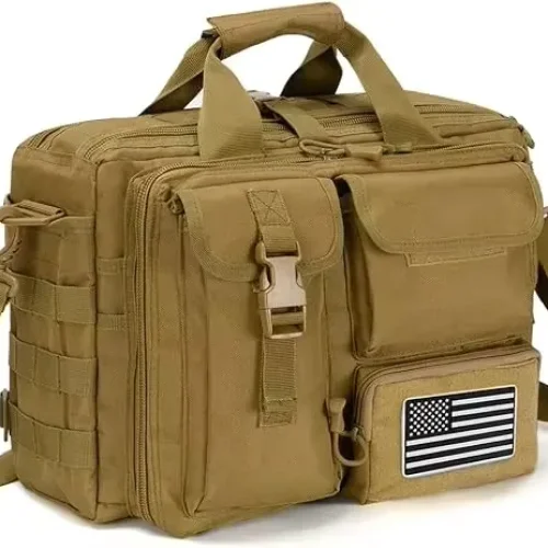 maletín táctico bronceado con parche de la bandera de EE.UU.